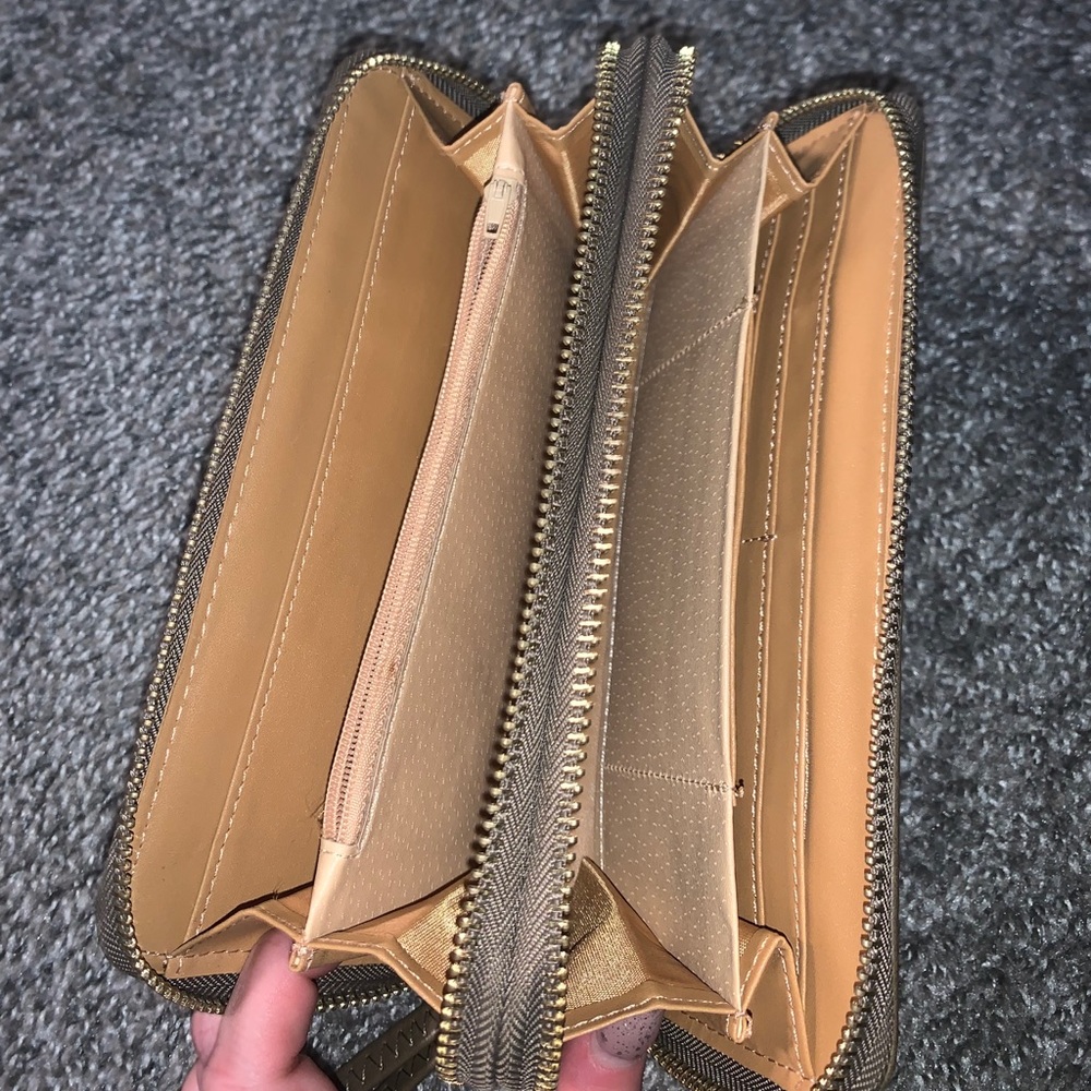 Wallet - Picture 4 of 4